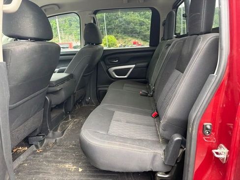Used 2019 Nissan Titan SV AWD/4WD image 13