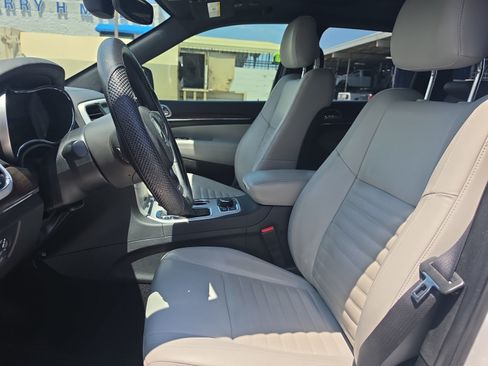 Used 2018 Jeep Grand Cherokee Limited AWD/4WD image 11