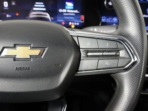 Used 2025 Chevrolet Equinox EV LT FWD image 19