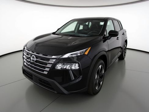 Used 2025 Nissan Rogue SV image 3