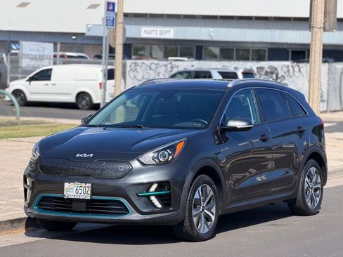 Used 2022 Kia Niro EX Premium FWD image 1