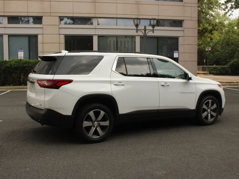 Used 2019 Chevrolet Traverse LT w/ LT Premium Package AWD/4WD image 7