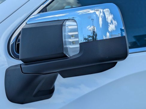 Used 2025 GMC Sierra 1500 SLT RWD image 31