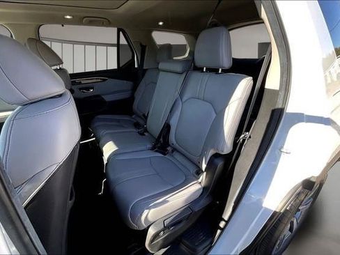 Used 2025 Honda Pilot Touring image 22