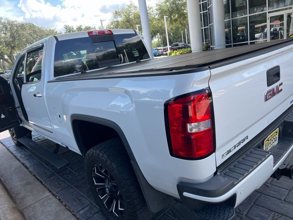 Used 2018 GMC Sierra 2500 Denali w/ Duramax Plus Package AWD/4WD image 3