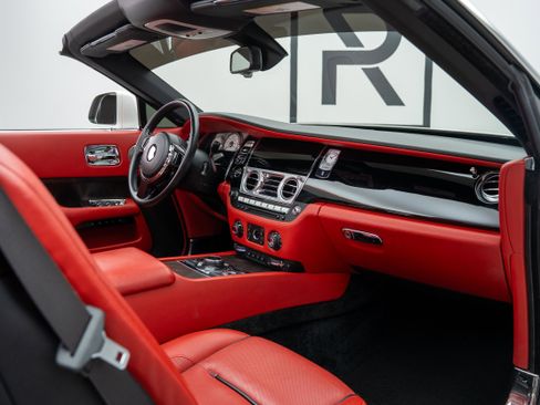 Used 2017 Rolls-Royce Dawn RWD image 66