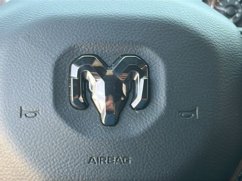 Used 2022 RAM 1500 Limited AWD/4WD image 17