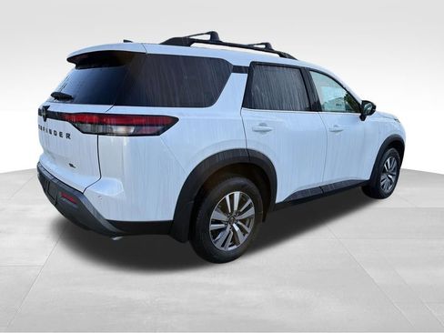 New 2026 Nissan Pathfinder SL FWD image 8