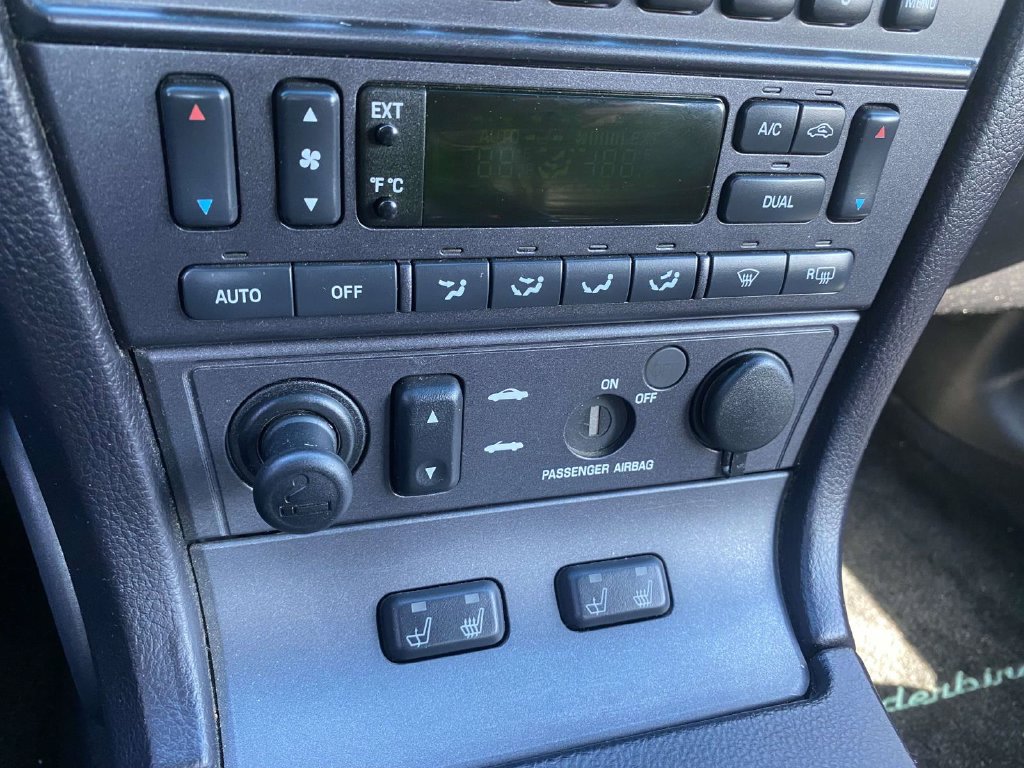Used 2003 Ford Thunderbird RWD image 21
