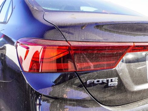 Certified 2022 Kia Forte Sedan image 11