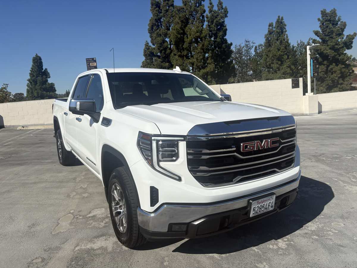 Used 2025 GMC Sierra 1500 SLT AWD/4WD image 38
