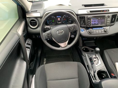 Used 2017 Toyota RAV4 XLE image 16