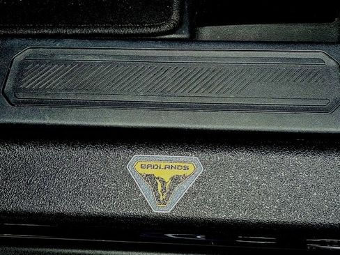 Used 2023 Ford Bronco Badlands image 8