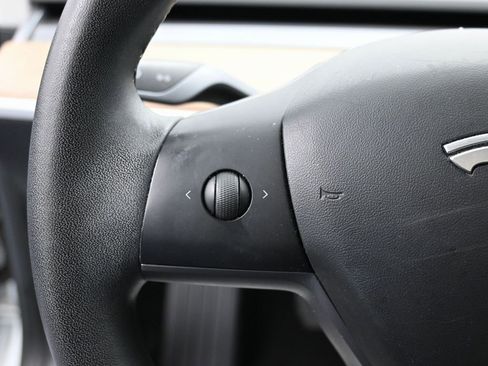 Used 2019 Tesla Model 3 Long Range image 17