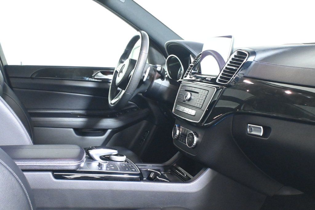 Used 2017 Mercedes-Benz GLS 450 4MATIC image 31