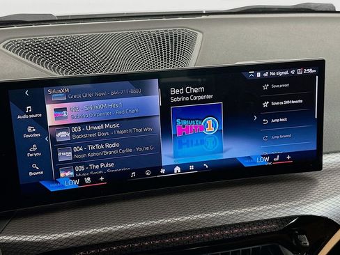 Used 2025 BMW 330i Sedan w/ Premium Package image 11