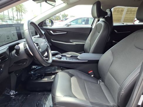 Certified 2024 Kia EV6 Light RWD image 9