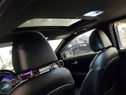 Used 2023 Kia Forte GT-Line w/ GT-Line Premium Package image 10