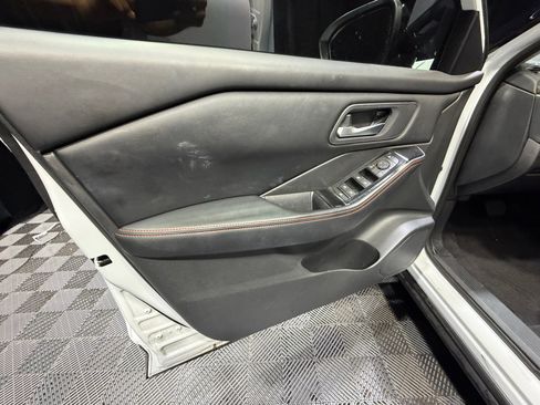 Certified 2025 Nissan Rogue SV AWD/4WD image 13