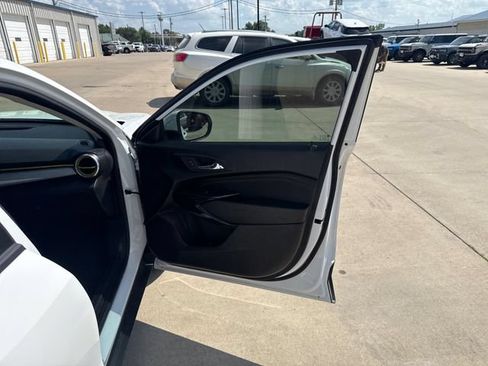 Used 2026 Chevrolet Trax LT w/ Driver Confidence Package FWD image 22