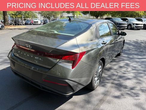 Used 2024 Hyundai Elantra SEL FWD image 6