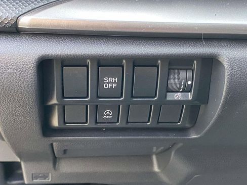 Used 2023 Subaru Forester Premium AWD/4WD image 18