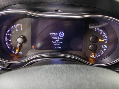 Used 2017 Jeep Grand Cherokee Altitude image 35