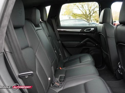 Used 2014 Porsche Cayenne Turbo S image 39