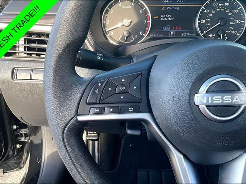 Used 2025 Nissan Altima 2.5 SV FWD image 11
