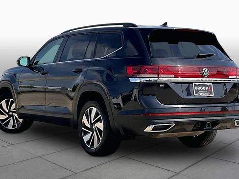 Used 2025 Volkswagen Atlas SE FWD image 12