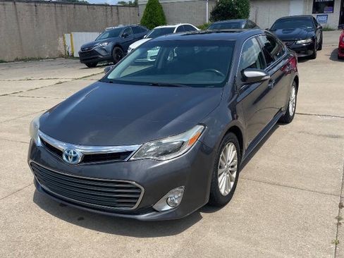 Used 2013 Toyota Avalon Limited image 3