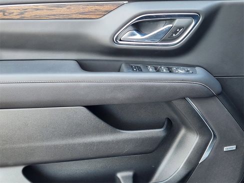 Used 2023 Chevrolet Tahoe Premier w/ Advanced Technology Package image 17