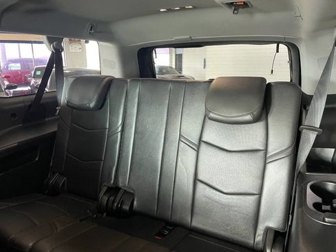 Used 2018 Cadillac Escalade ESV Luxury image 22