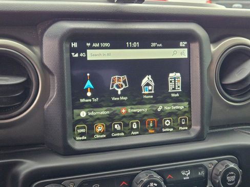 Used 2021 Jeep Gladiator Willys image 20