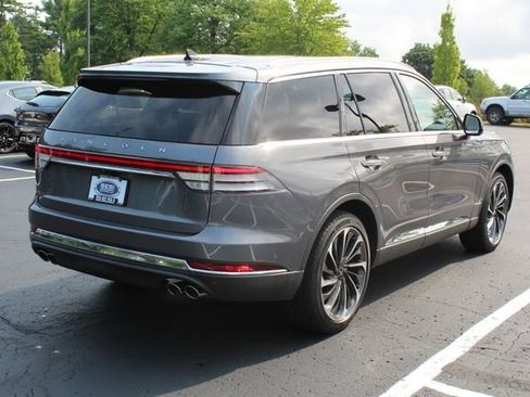 Used 2022 Lincoln Aviator Reserve w/ Equipment Group 201A AWD/4WD image 3