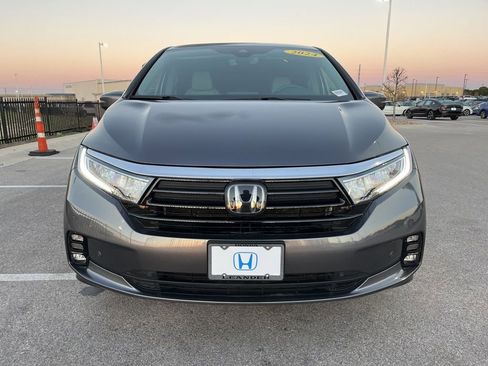Used 2024 Honda Odyssey Elite image 2