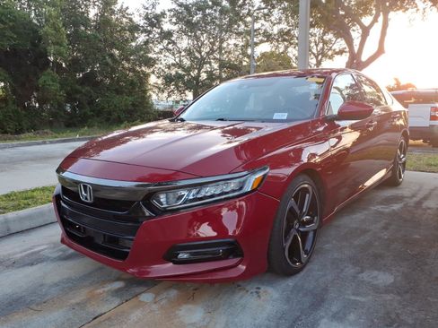 Used 2018 Honda Accord Sport image 5