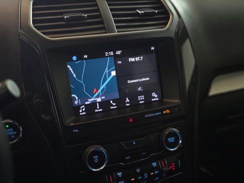 Used 2018 Ford Explorer XLT w/ Equipment Group 202A image 20