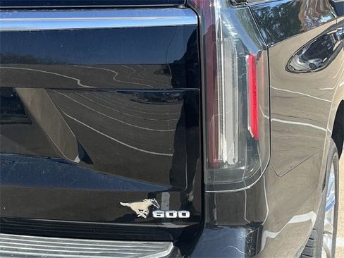 Used 2022 Cadillac Escalade Premium Luxury Platinum image 7