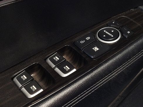 Used 2020 Kia Sorento FWD V6 image 27