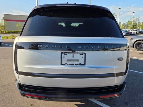 Used 2023 Land Rover Range Rover Long Wheelbase SE image 10