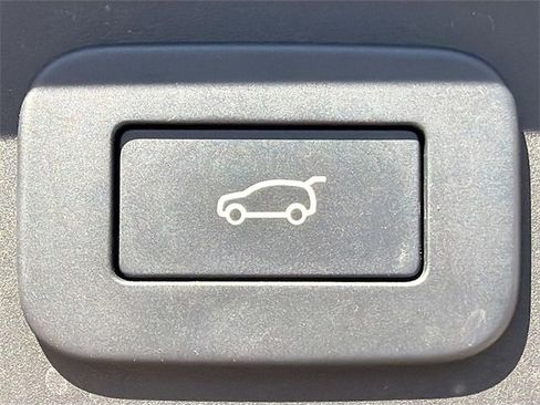 Used 2025 Land Rover Range Rover Velar S image 13