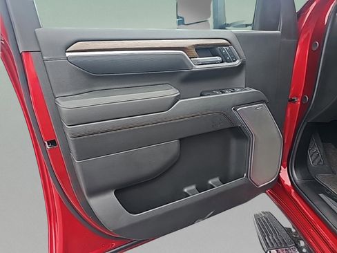 Used 2025 Chevrolet Silverado 2500 High Country w/ Technology Package image 19