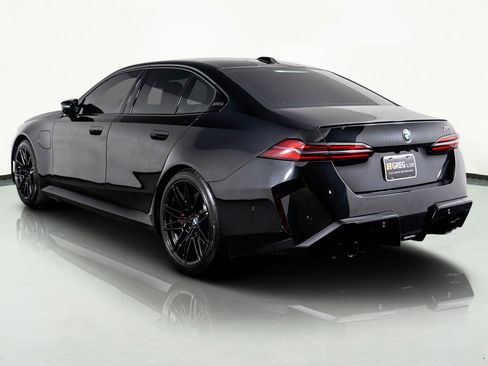 Used 2025 BMW M5 w/ Executive Package image 14
