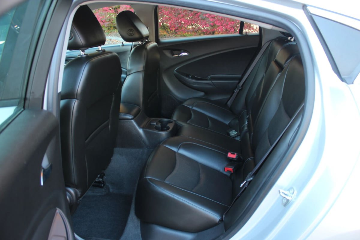 Used 2017 Chevrolet Volt LT FWD image 24