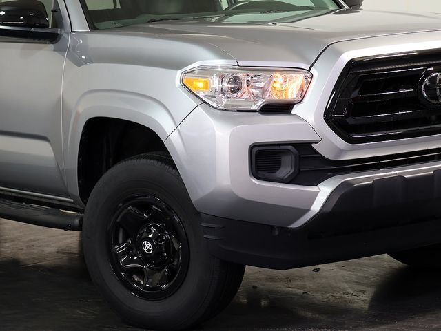 Used 2022 Toyota Tacoma SR AWD/4WD image 8