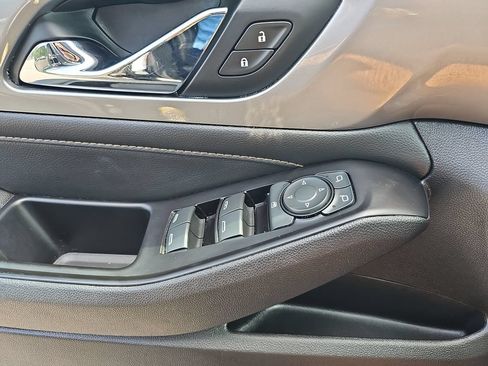 Used 2019 Chevrolet Traverse LT FWD image 26