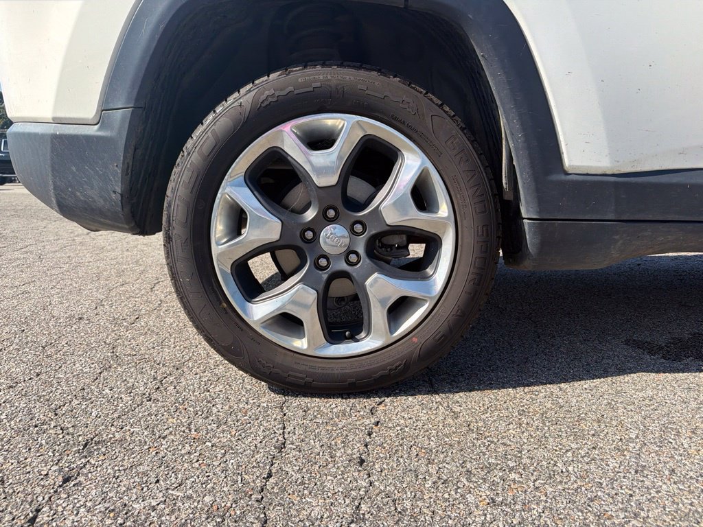 Used 2018 Jeep Compass Limited w/ Navigation Group AWD/4WD image 13