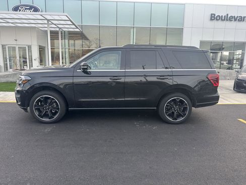Used 2023 Ford Expedition Limited image 8
