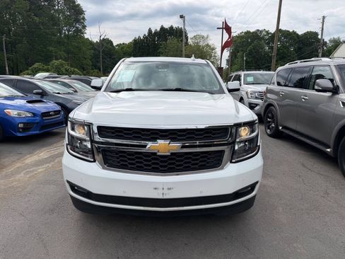 Used 2018 Chevrolet Suburban LT RWD image 2